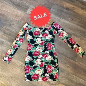‼️4/$15‼️Summer off the shoulder floral dress